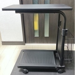 バウヒュッテ サイドテーブル 昇降式  キャスター付き 1000円