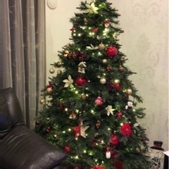 180cmクリスマスツリー、LEDライト、オーナメント付きの画像