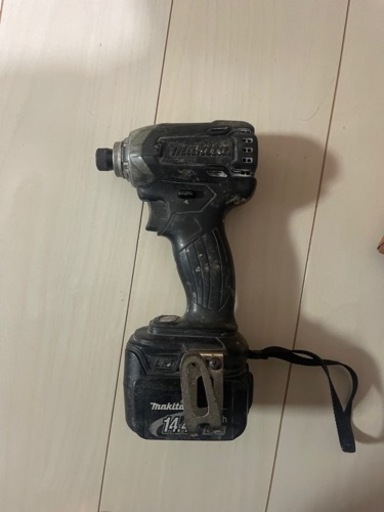 マキタ　インパクトドライバー14.4v バッテリー付き