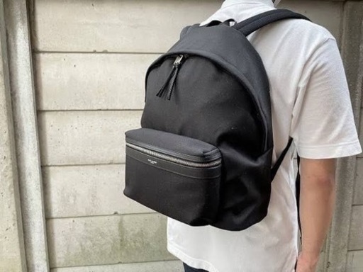 お値下げ可能です。大人気のサンローランバックパック超美品です！