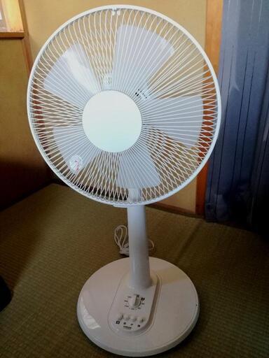 お買い上げ有り難うございます。殆ど使ってない綺麗な扇風機です