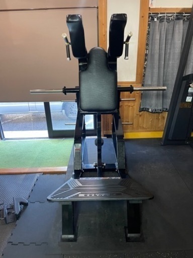 スクワットマシン