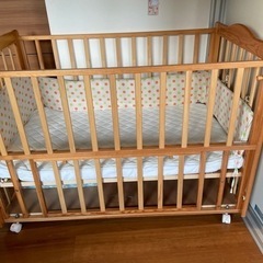 ベビーベッド　マット・ディズニー布団付きの画像