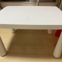 IKEAキッズデスク　マンムット