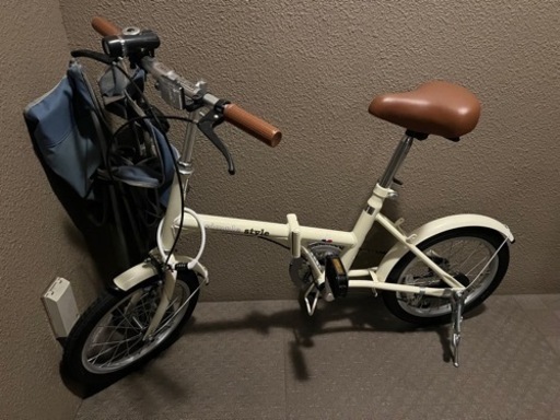 折りたたみ自転車　白