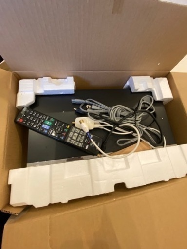 テレビLG 22LN4600とSHARP AQUOSブルーレイディスクレコーダー