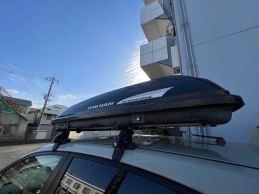 ルーフボックス　ルーフキャリア