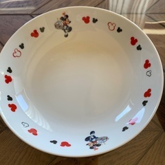 値下げしました！ディズニーカレー皿　2枚　ミッキーの画像