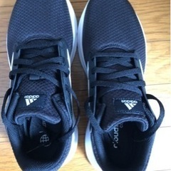 新品adidas人気シューズの画像