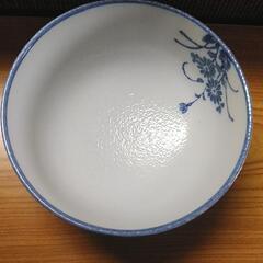暖かいどんぶりの画像