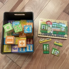 英語　数字　木製積み木ブロック　電車パズル
