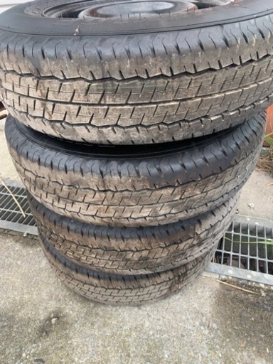 ハイエース新車外しタイヤ