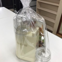 ☆値下げ☆ K2211-627 Iwatani ミルサー　IFM-503M1 ヘラ、容器用キャップなし　動作確認済み　汚れ残りありの画像