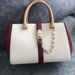 Samantha Vegaのバック