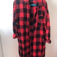 新品　赤と黒のチェック柄　ロングシャツ