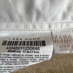 未使用　ZARA HOME ザラホーム   クッションフィリング　羽毛　45×45cmの画像