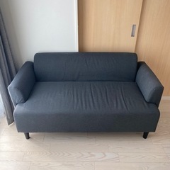 IKEA 2人掛けソファの画像