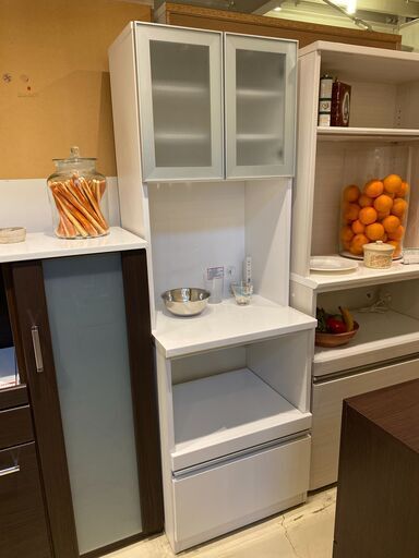 宇都宮でオシャレな家具を探すなら『オトワリバース！』レンジボード キッチン収納 食器棚 ホワイト 中古品