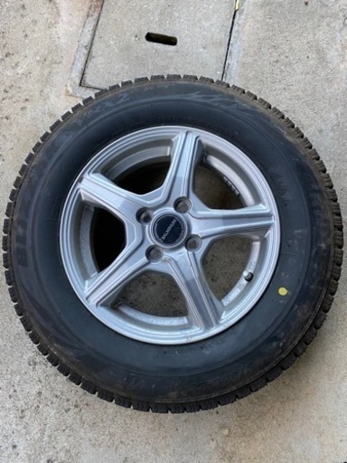 冬タイヤ　スタッドレス　ホイール付き　４本セット