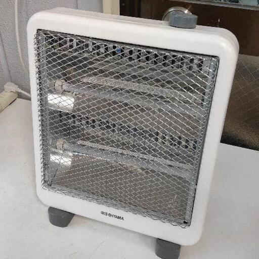 1128-074 アイリスオーヤマ 電気ストーブ 800w 20年製 ホワイト