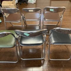 パイプ椅子の画像