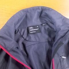 PeakPerformance ジャケット windsalated Women/Femme XS ブラック/ピンク ピークパフォーマンス 札幌市東区 新道東店の画像