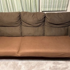 売約済み　３人掛けソファーです