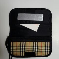BURBERRYメガネケースの画像