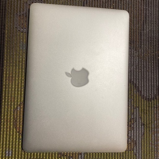 パソコン macbook air (13-inch, Early 2014)