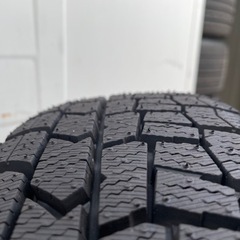 スタッドレスタイヤ4本セット　アルミホイール付き　中古　の画像