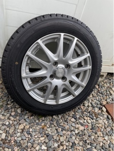 スタッドレスタイヤ4本セット　アルミホイール付き　中古