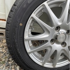スタッドレスタイヤ4本セット　アルミホイール付き　中古　の画像