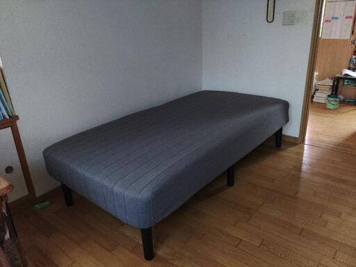まだまだ十分使えるベッドです。