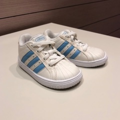 ！クールカラー🐬ベビースニーカー✨👟✨《adidas》スニーカー...