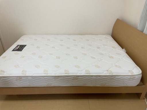 【取引先決定しました】SIMMONS ダブルベッド(価格交渉可)
