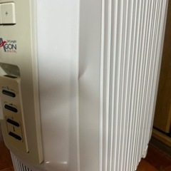 デロンギ　オイルヒーターTDD0915W リモコン　説明書付きの画像