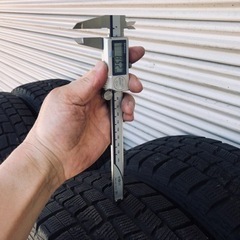 冬タイヤ 185/65R14 便利なマルチホイール付きバリ山スタッドレス4本組の画像