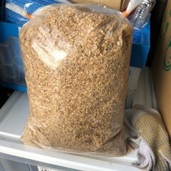 籾殻 ・ヒノキのおが屑 4L  藁束等の画像