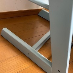 ストッケハイチェア&テーブルの画像