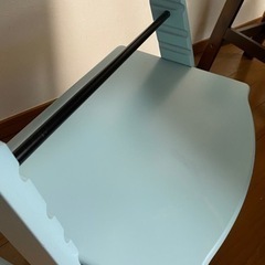 ストッケハイチェア&テーブルの画像