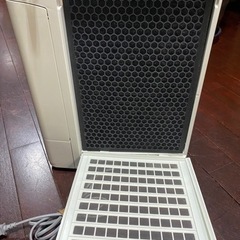 SHARP 加湿空気清浄機　KC-B50-Wの画像