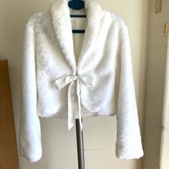 【取引中】お値下げ　フェイクファーボレロ　美品の画像