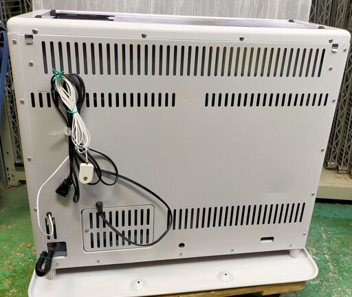 セール中につき、通常特価43,978円より5,000円引きの38,978円!　美品 TOYOTOMI トヨトミ 煙突ストーブ 2019年製 HR-650F ポット式 季節暖房 最大出力6.45kW 灯油