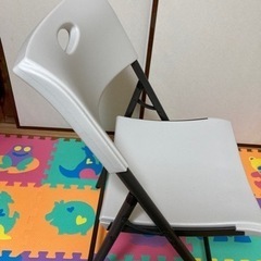 ライフタイムの折り畳みチェアの画像