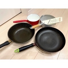 フライパン×2手持ち小鍋×2の画像