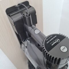 ダイソン掃除機(スタンド付)の画像