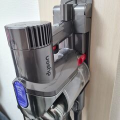 ダイソン掃除機(スタンド付)の画像