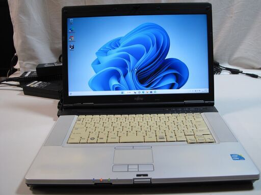 【値下げしました】【Win11】富士通 LIFEBOOK E780 Corei7 メモリ4G 無線★ 新品SSD256GB/メモリ4GB/Win 11/Office2021Pro