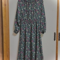 花柄ワンピース