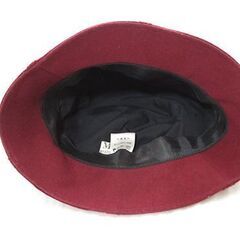 ■赤紫色帽子の画像